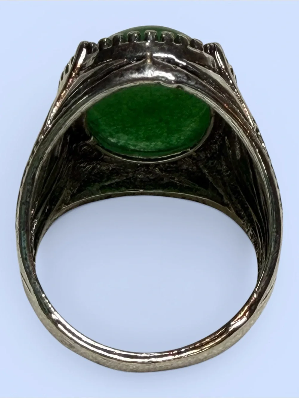 Shamrock Green Cabochon Jade Ring‎ size 8 Unisex